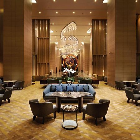 Doubletree By Hilton Shah Alam I-City Eksteriør bilde The lobby of the hotel